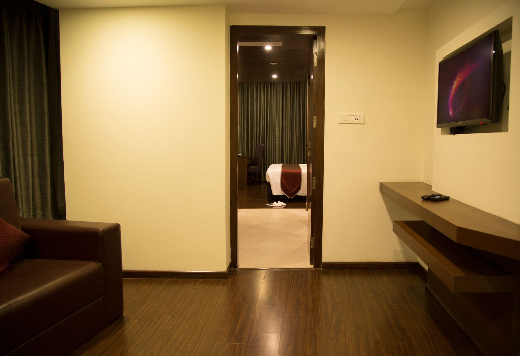 V7 Hotel Chennai Exteriör bild