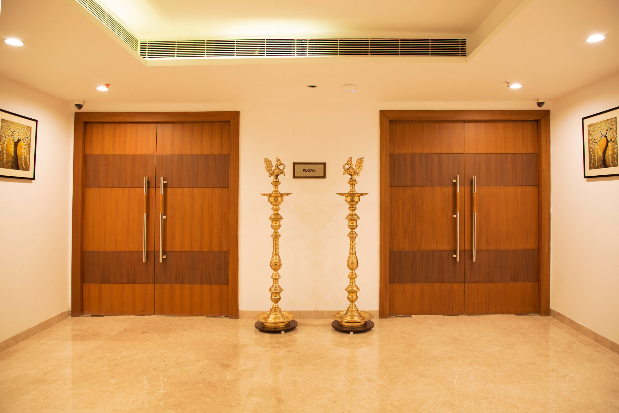 V7 Hotel Chennai Exteriör bild