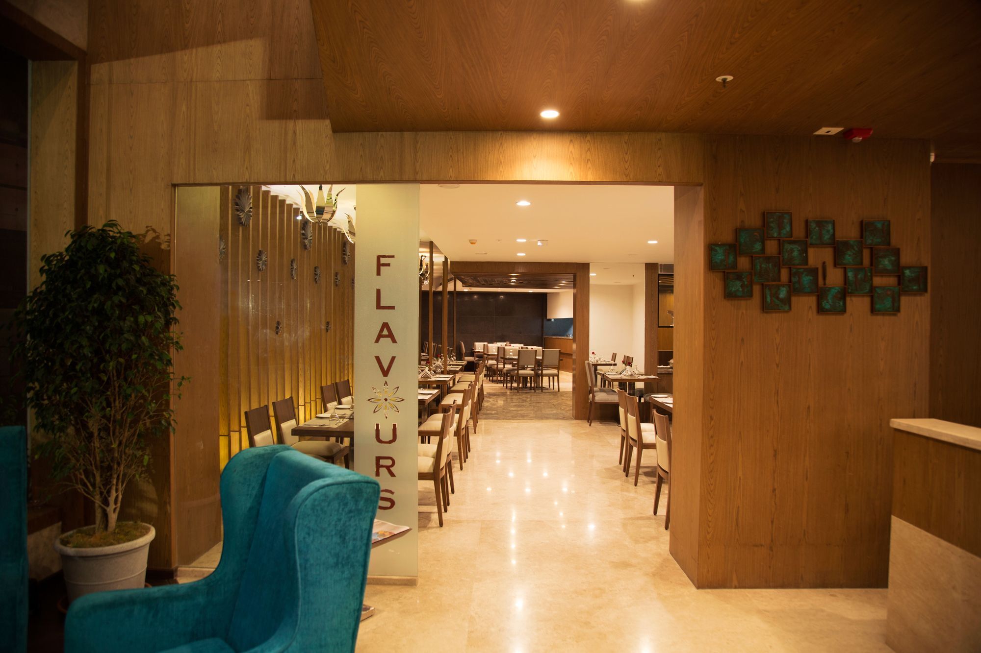 V7 Hotel Chennai Exteriör bild