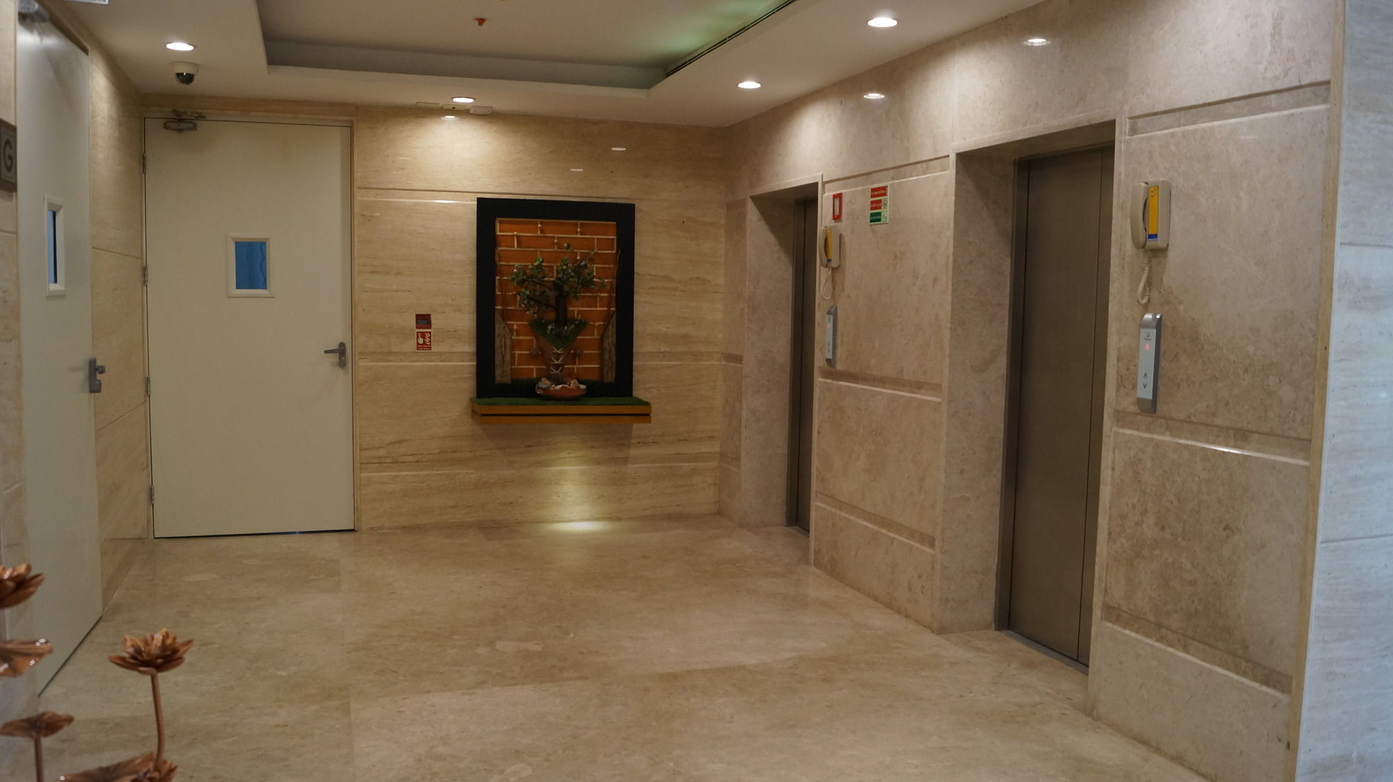 V7 Hotel Chennai Exteriör bild